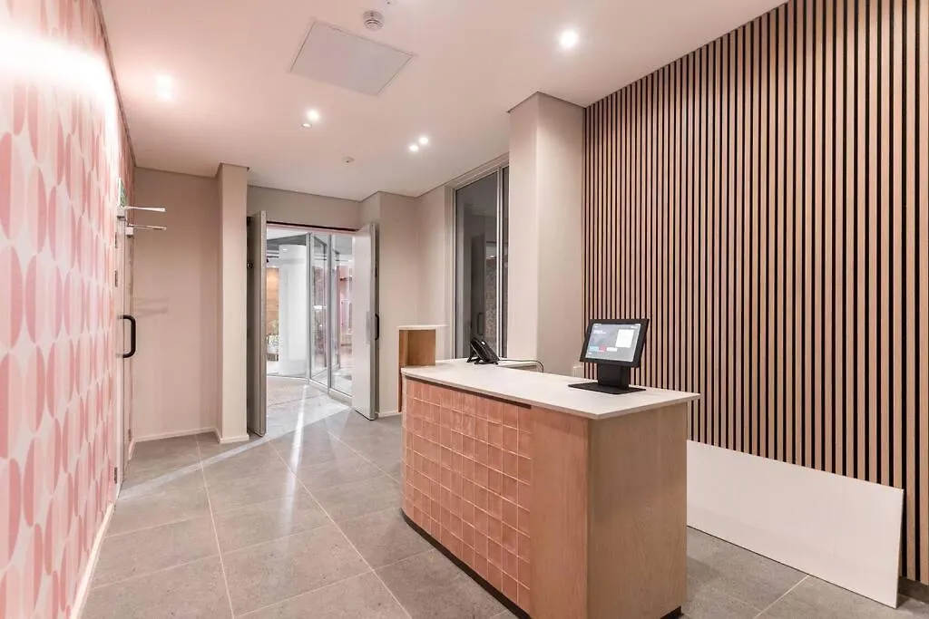 The Rose708: Top Floor Modern City Apartment Cape Town