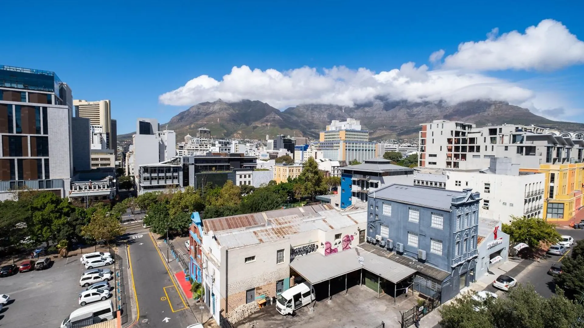 The Rose708: Top Floor Modern City Apartment Cape Town