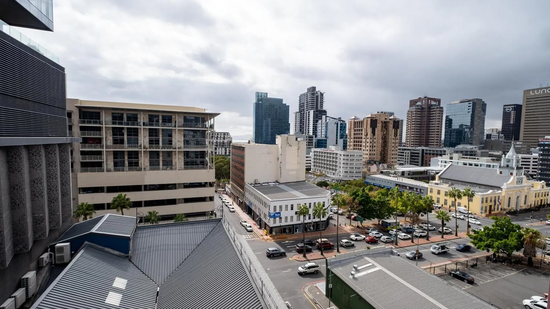 The Rose708: Top Floor Modern City Apartment Cape Town 0*,  Güney Afrika