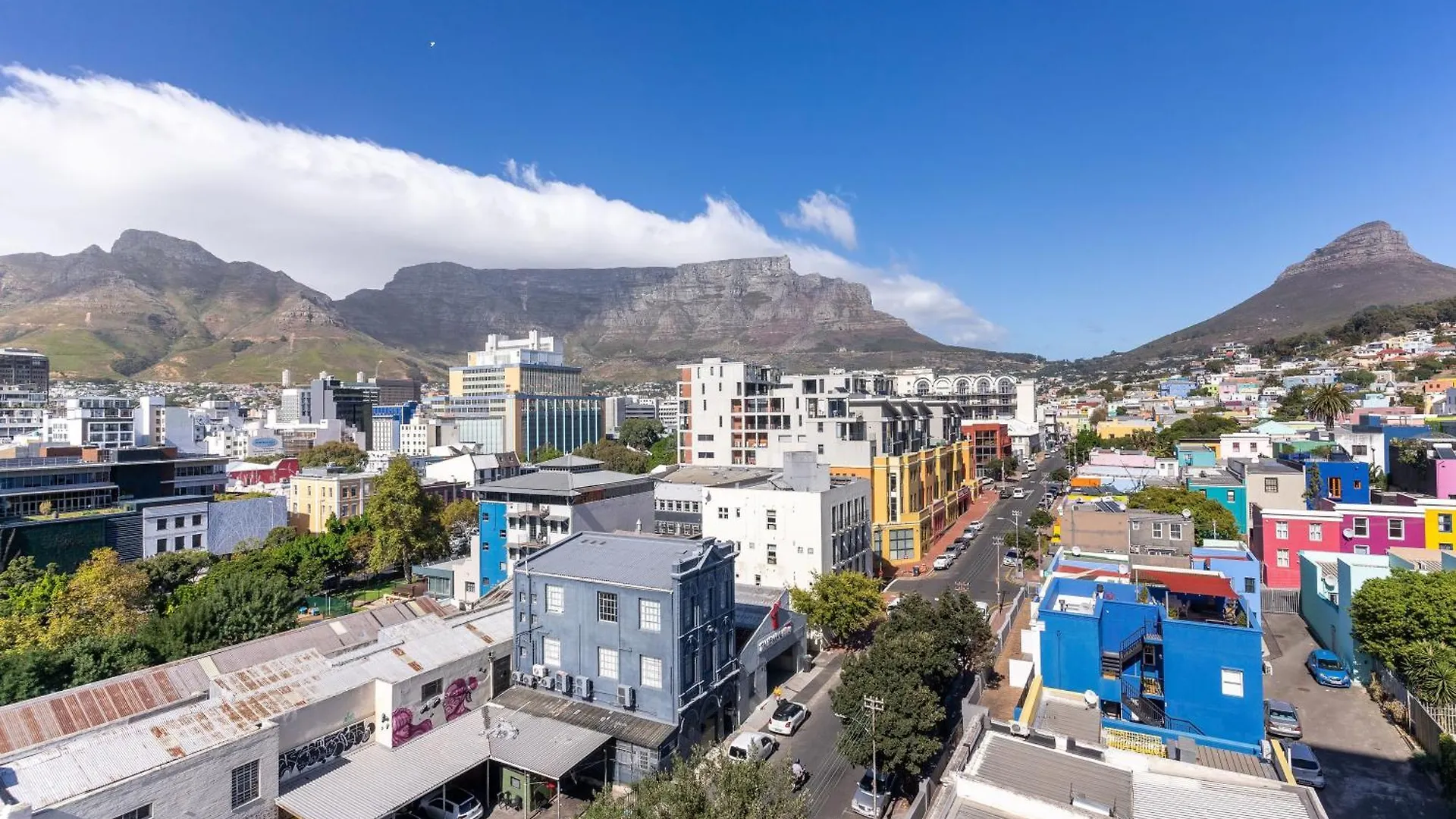 The Rose708: Top Floor Modern City Apartment Cape Town