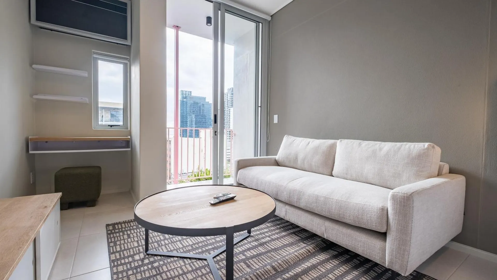 The Rose708: Top Floor Modern City Apartment Cape Town