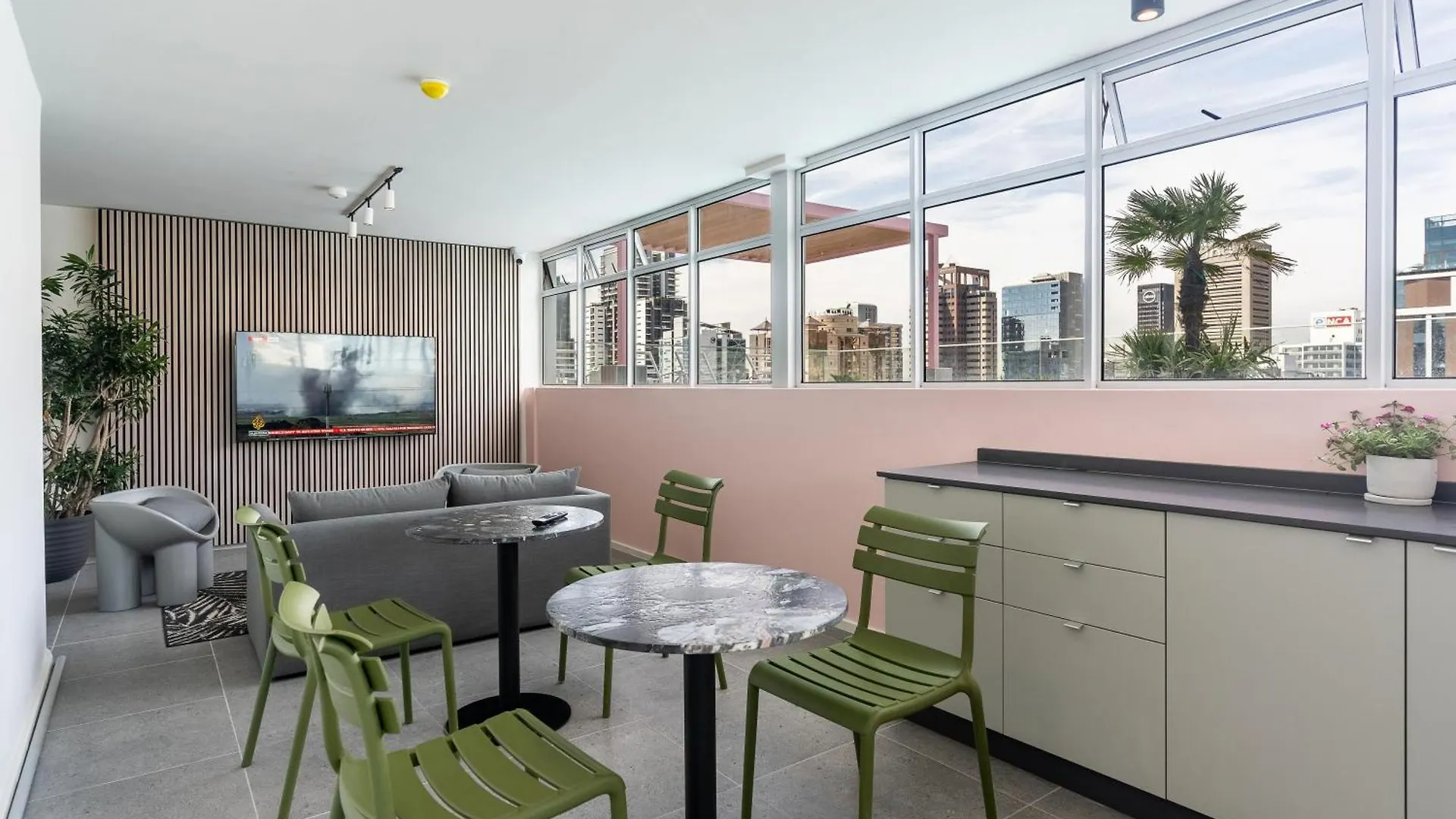 The Rose708: Top Floor Modern City Apartment ケープタウン
